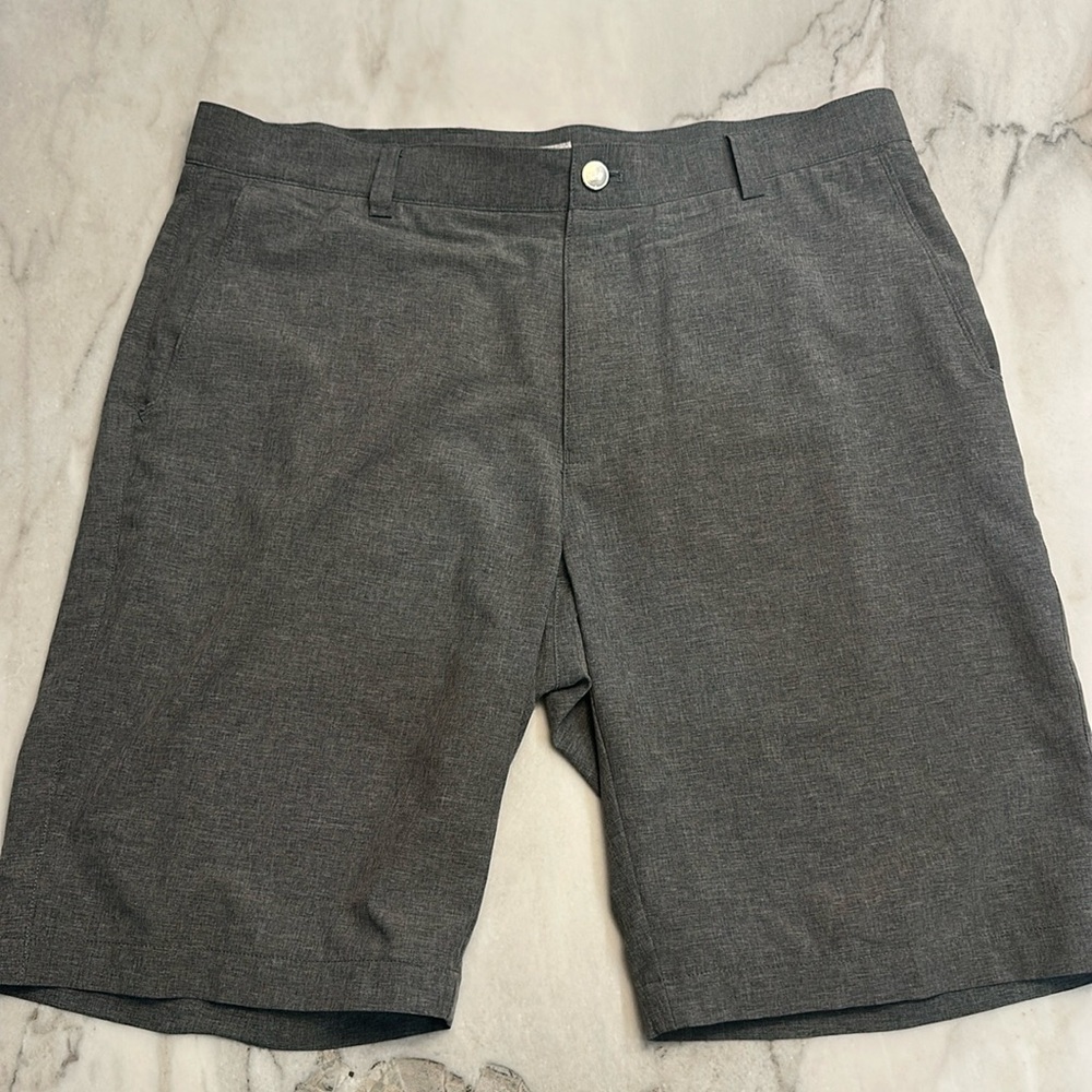 Peter Millar Performance Shorts - 34 waist like new shorts w/ Tags